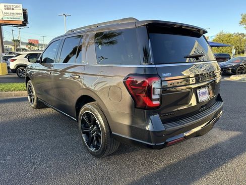 Used 2022 Ford Expedition Limited image 4