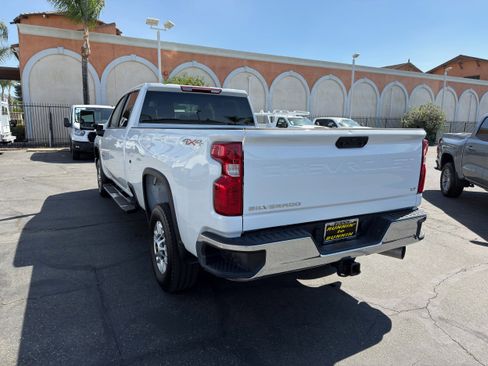 Used 2025 Chevrolet Silverado 2500 LT w/ Convenience Package AWD/4WD image 6