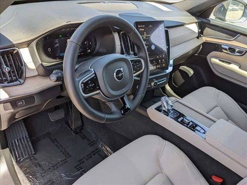 New 2025 Volvo XC90 B5 Core w/ Protection Package Premier image 3