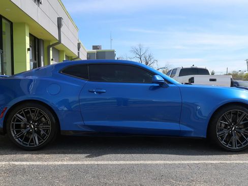 Used 2018 Chevrolet Camaro ZL1 image 8