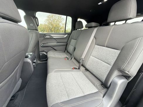 Used 2025 GMC Acadia Elevation image 30