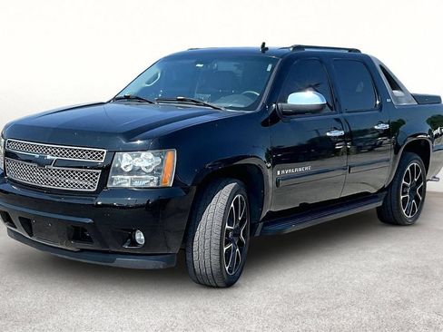 Used 2008 Chevrolet Avalanche LTZ w/ LTZ Preferred Equipment Group AWD/4WD image 12