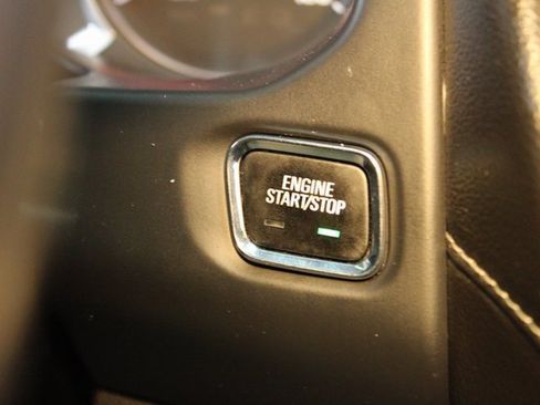 Used 2020 GMC Acadia SLE image 27