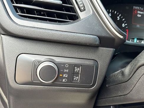 Used 2020 Ford Escape SE image 16