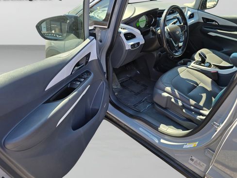 Used 2020 Chevrolet Bolt Premier w/ Infotainment Package FWD image 26