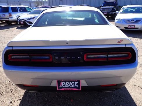Used 2021 Dodge Challenger SXT w/ Driver Convenience Group image 3