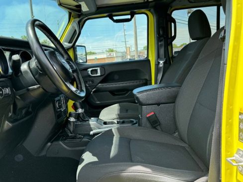 Used 2022 Jeep Wrangler Unlimited Sahara w/ Cold Weather Group AWD/4WD image 20
