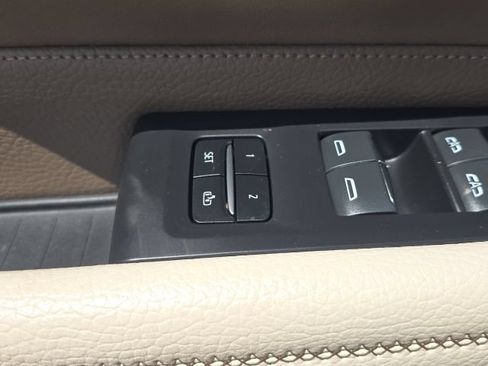 Used 2021 GMC Yukon Denali w/ Denali Premium Package RWD image 29