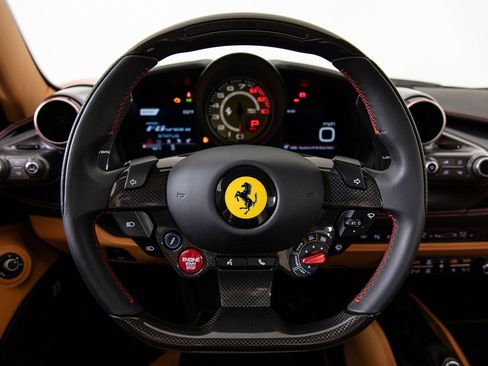 Certified 2022 Ferrari F8 Tributo RWD image 11