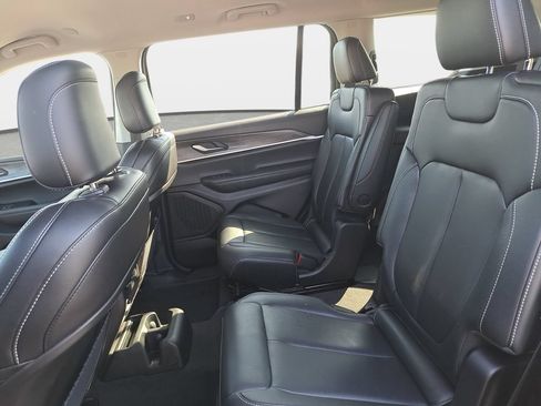 Certified 2023 Jeep Grand Cherokee L Limited AWD/4WD image 16