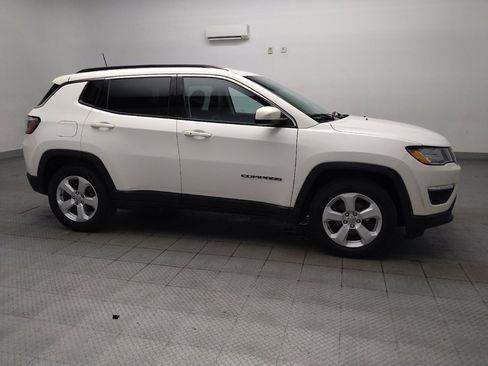Used 2019 Jeep Compass Latitude FWD image 11