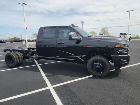 New 2026 RAM 3500 Tradesman AWD/4WD image 2