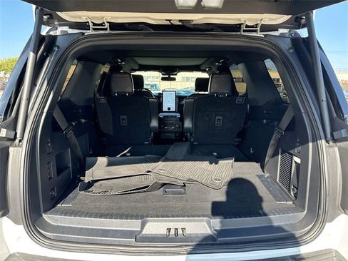 Used 2022 Ford Expedition Platinum image 25