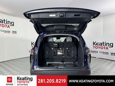 New 2026 Toyota Sienna XLE image 11