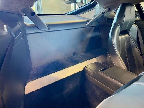 Used 2009 Aston Martin V8 Vantage Base image 16