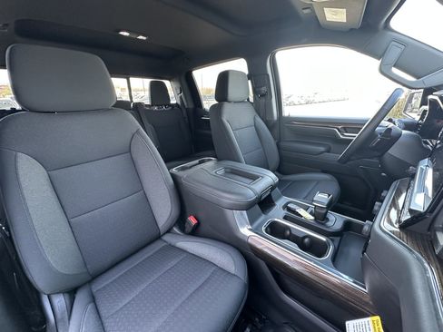 Used 2022 Chevrolet Silverado 1500 LT Trail Boss w/ Convenience Package II image 10