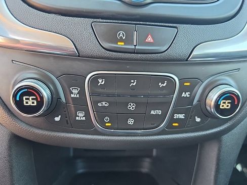 Used 2024 Chevrolet Equinox LT AWD/4WD image 17