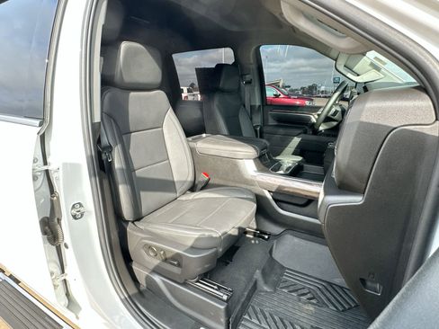 Used 2025 Chevrolet Silverado 2500 LTZ w/ LTZ Premium Package image 24