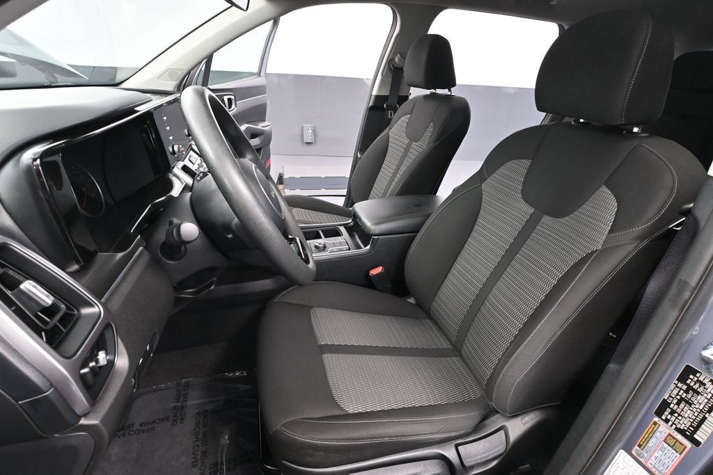 Used 2023 Kia Sorento LX AWD/4WD image 18