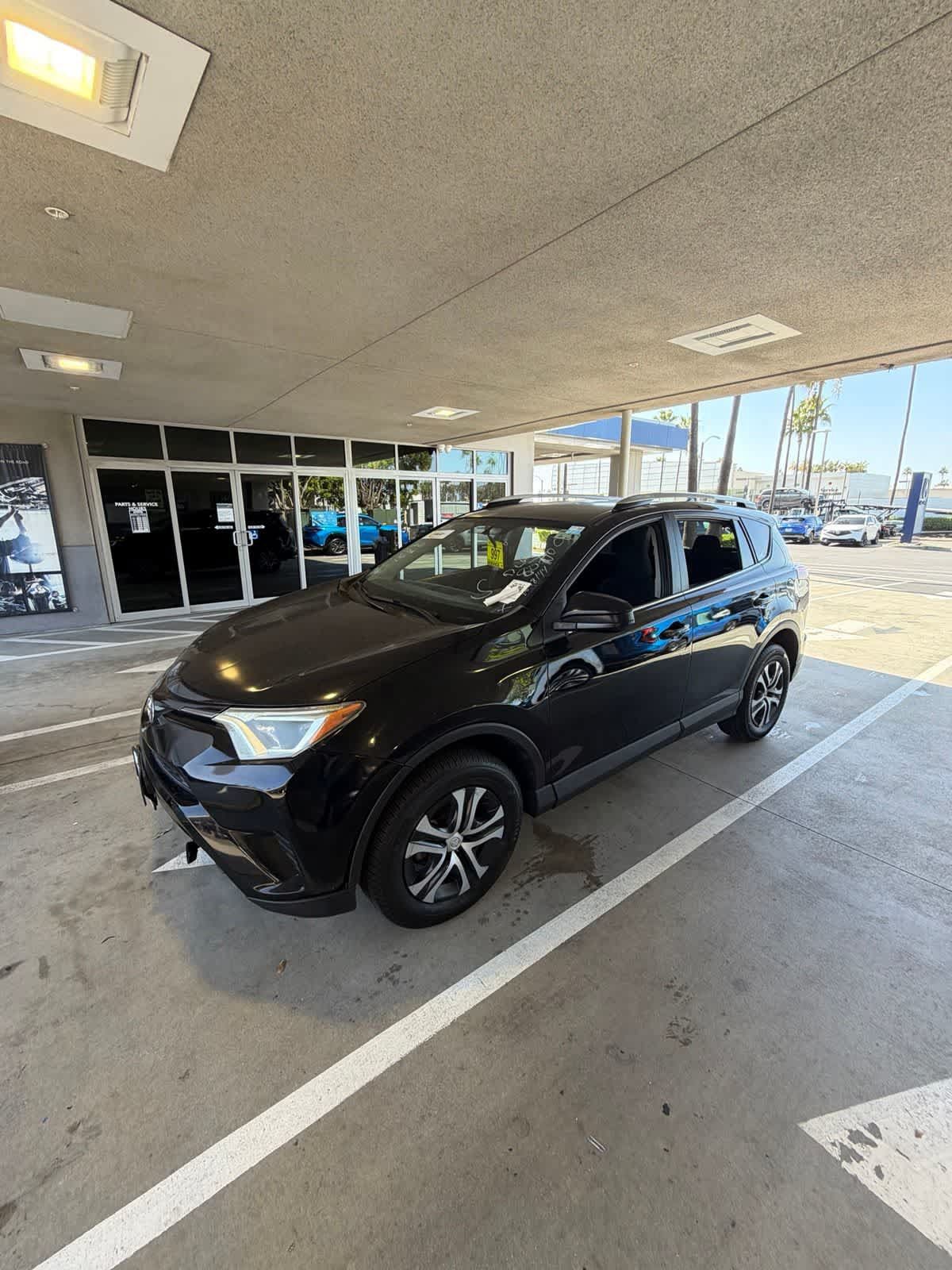 Used 2016 Toyota RAV4 LE FWD image 11