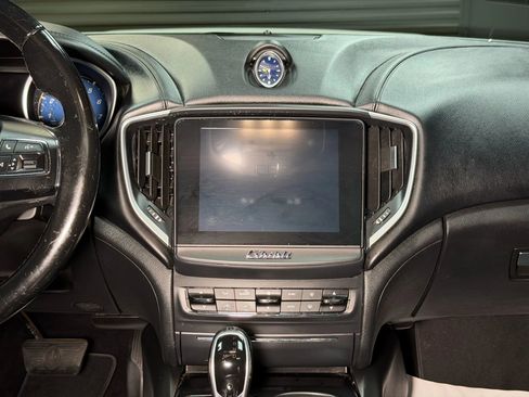 Used 2017 Maserati Ghibli S image 25