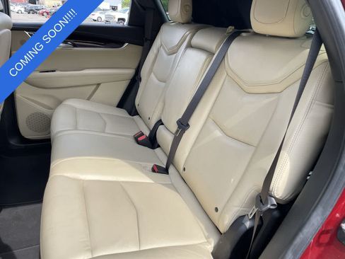 Used 2017 Cadillac XT5 Luxury w/ Driver Awareness Package AWD/4WD image 18