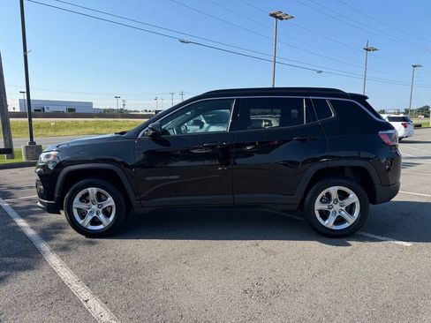 Used 2024 Jeep Compass Latitude AWD/4WD image 4