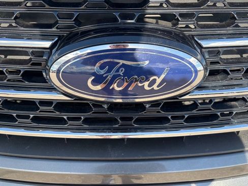 Used 2020 Ford Explorer XLT w/ Equipment Group 202A AWD/4WD image 28