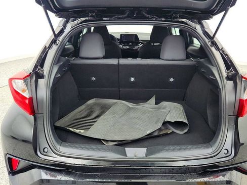 Used 2018 Toyota C-HR XLE image 21