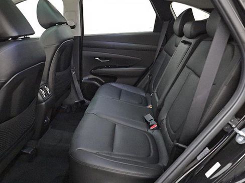 Used 2025 Hyundai Tucson Limited image 10