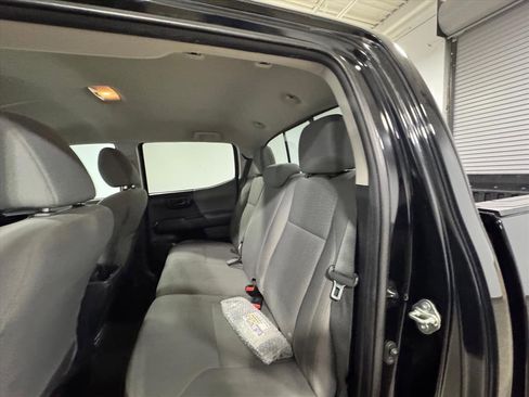 Used 2019 Toyota Tacoma SR w/ SR Convenience Package image 12