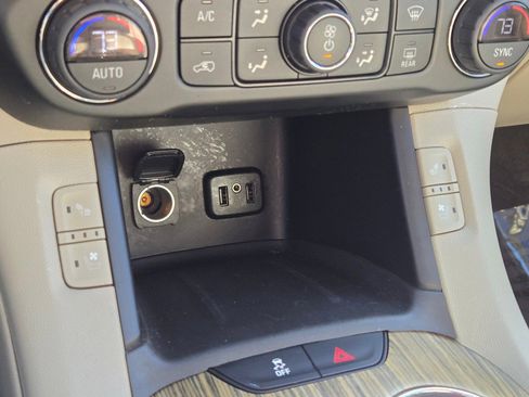 Used 2019 GMC Acadia Denali image 31