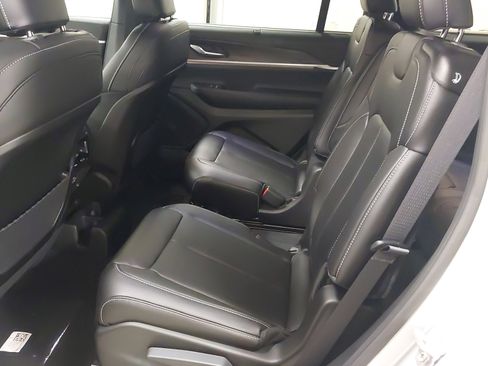 New 2025 Jeep Grand Cherokee L Limited image 38
