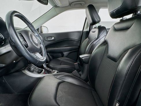 Used 2018 Jeep Compass Latitude w/ Popular Equipment Group AWD/4WD image 10