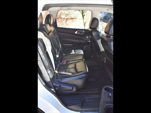 Used 2018 Nissan Pathfinder SL w/ Midnight Edition Package image 27