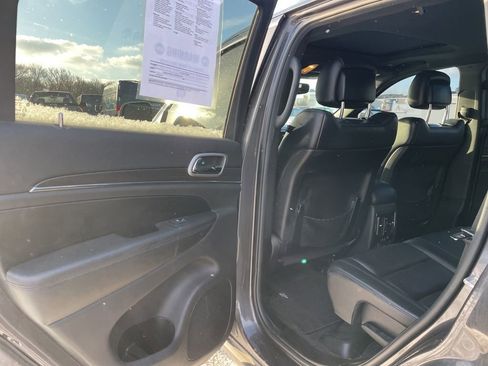 Used 2018 Jeep Grand Cherokee Limited image 26