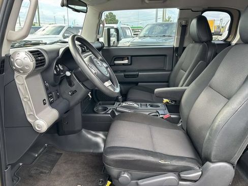 Used 2011 Toyota FJ Cruiser 2WD w/ Convenience Pkg image 14