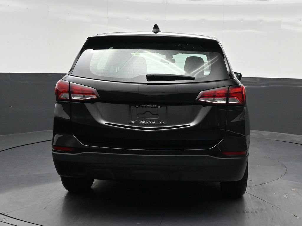 Used 2024 Chevrolet Equinox LS FWD image 4