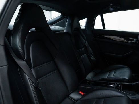 Used 2020 Porsche Panamera 4 image 22