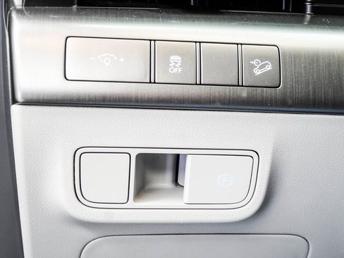 Used 2025 Hyundai Kona SEL image 32