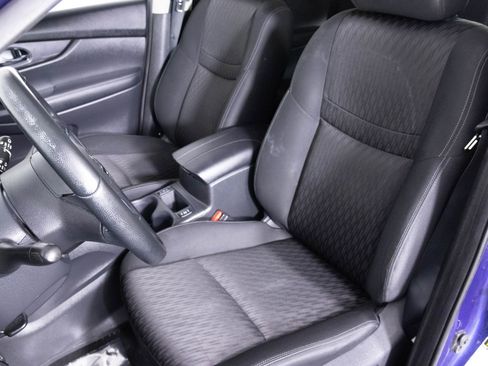 Used 2019 Nissan Rogue SV image 19