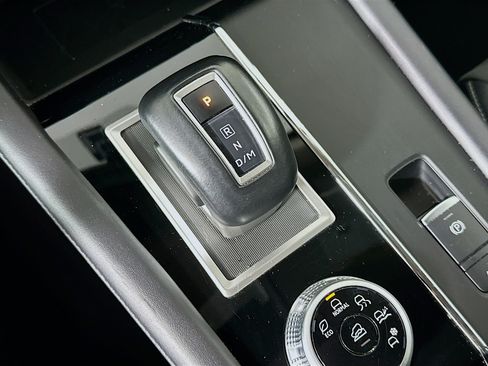 Used 2024 Mitsubishi Outlander SE FWD image 24