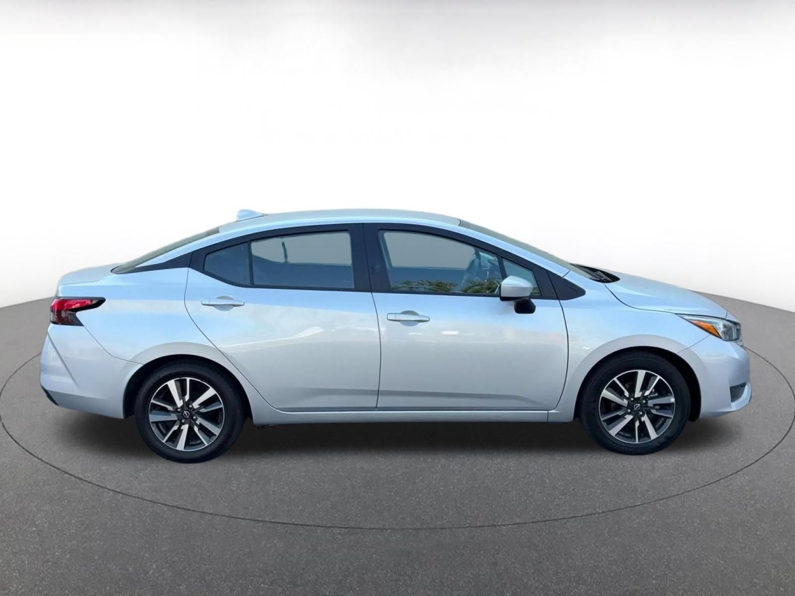 Used 2025 Nissan Versa SV FWD image 15