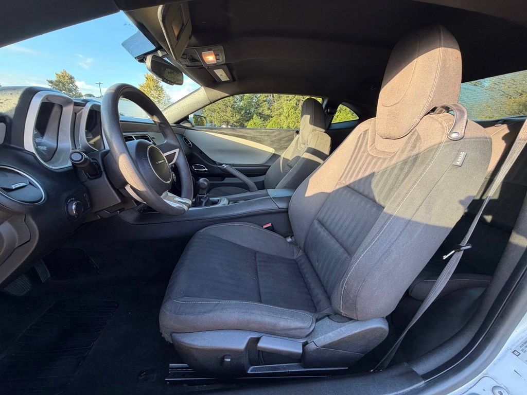 Used 2011 Chevrolet Camaro LS RWD image 10