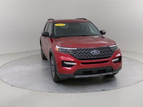 Certified 2023 Ford Explorer XLT w/ Equipment Group 202A AWD/4WD image 10