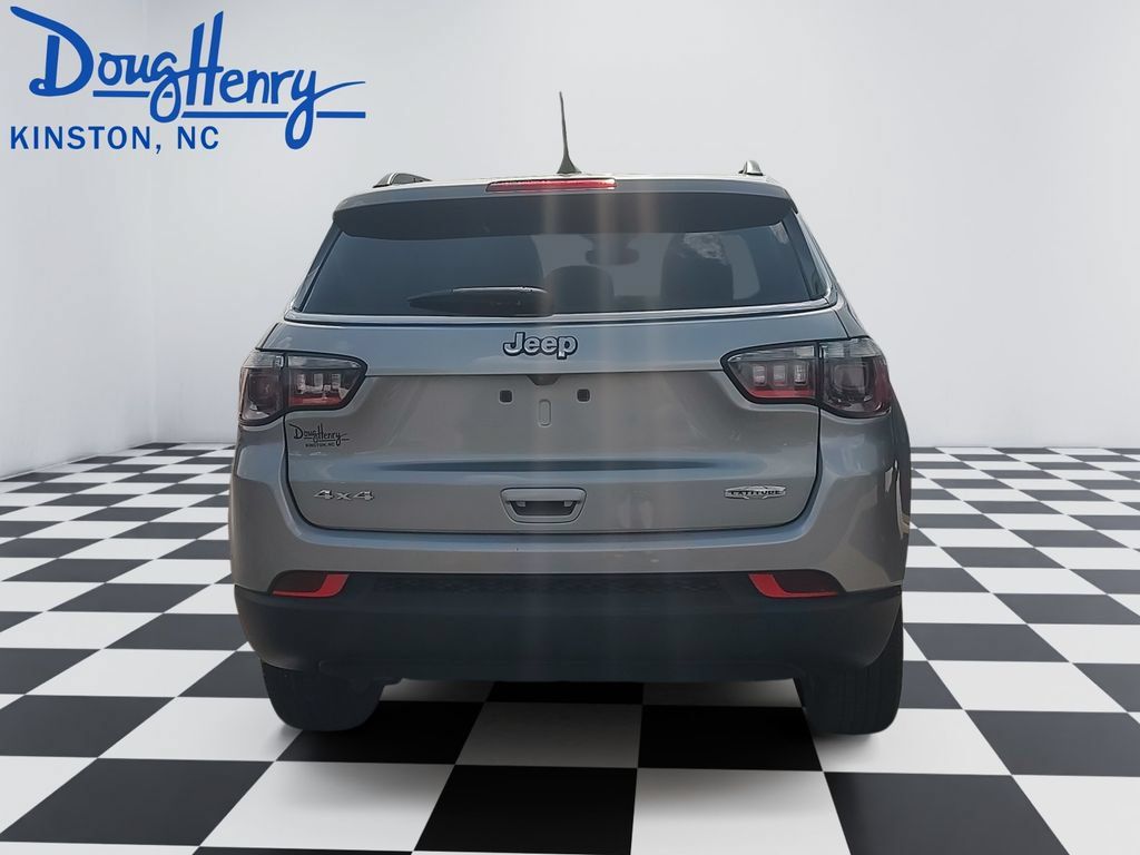 Used 2024 Jeep Compass Latitude AWD/4WD image 4
