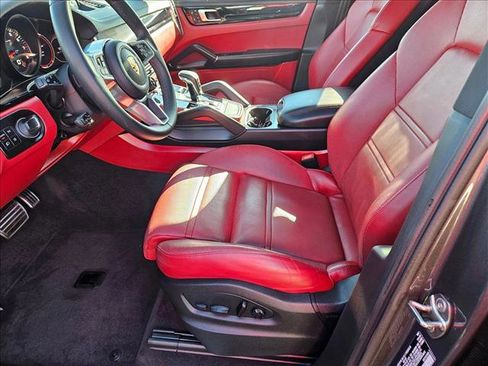 Used 2023 Porsche Cayenne S image 16