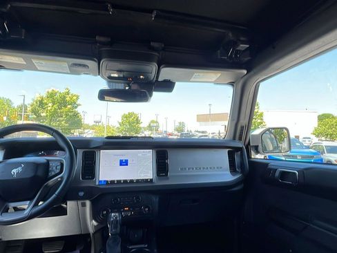 Used 2025 Ford Bronco Outer Banks AWD/4WD image 19
