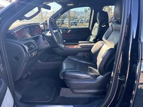 Used 2023 Lincoln Navigator Reserve image 10