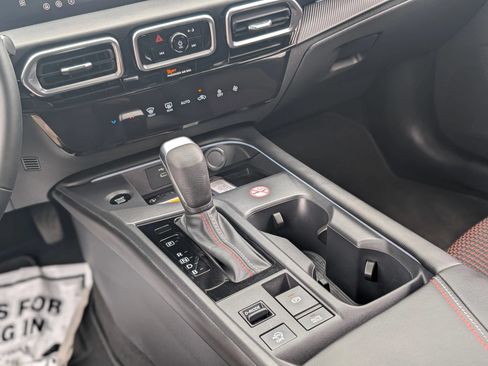 Used 2026 Nissan Sentra SR w/ Floor Mat Package FWD image 22